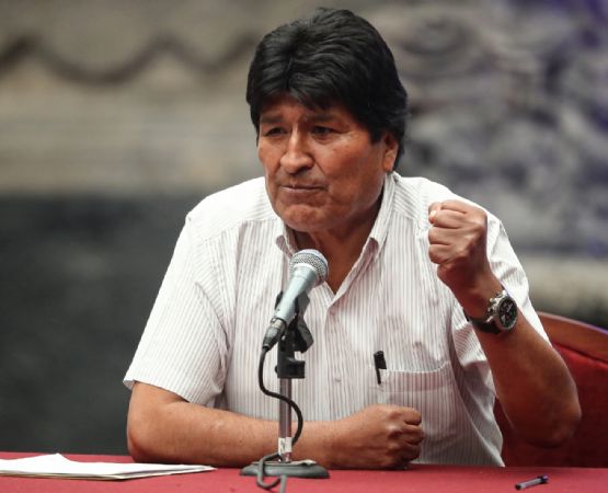 Evo Morales fue blanco de un atentado por parte de encapuchados