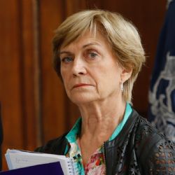 Evelyn Matthei propone una drástica reducción en el presupuesto de TVN
