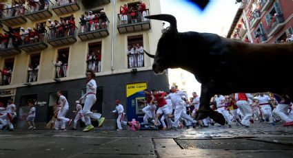 El tradicional encierro de toros de San Fermín en España comenzó con seis personas heridas