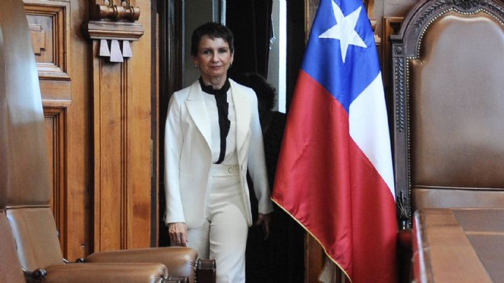 Carolina Tohá confirmó su candidatura y habló de Evelyn Matthei y Michelle Bachelet