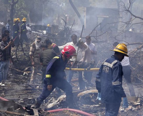 El único sobreviviente de la tragedia aérea en India salió caminando del accidente