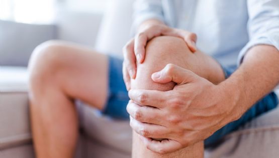 Así es como la alimentación puede cuidarnos de los dolores en las rodillas