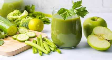 El jugo verde ideal para desintoxicar el hígado y combatir el mal aliento