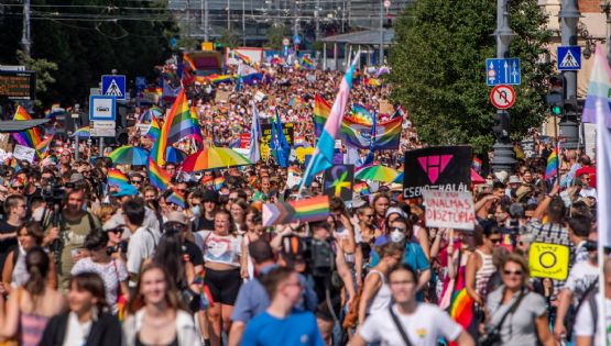 200.000 personas desafiaron la prohibición de la marcha del Orgullo en Budapest