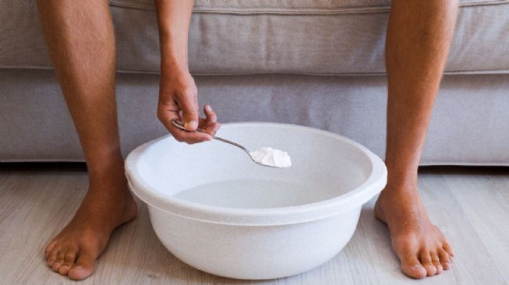 Los beneficios de un baño de sal y bicarbonato para los pies