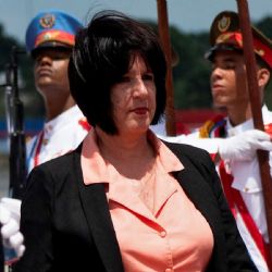 Ministra de Trabajo renuncia en Cuba tras asegura que los mendigos son "gente disfrazada"