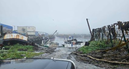 La ola de un tsunami arrasó la costa de una ciudad tras el terremoto en Rusia