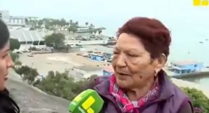 Abuela peruana lleva a su nieto a las costas para que vea su "primer tsunami"