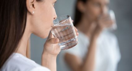 Una experta indica que bebidas hidratan aún más que el agua