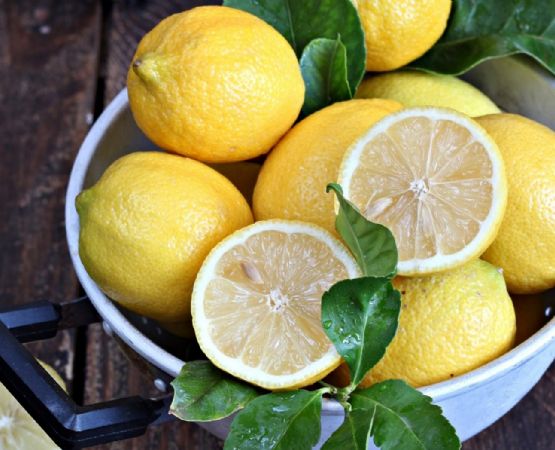 El truco definitivo para que el limón dure fresco por mucho más tiempo