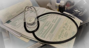 Diputados exigen sanciones para funcionarios que fueron al casino con licencias médicas