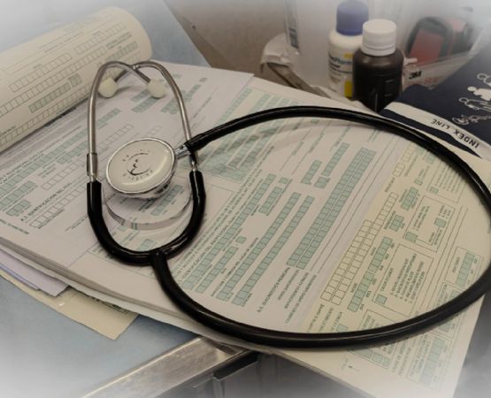Diputados exigen sanciones para funcionarios que fueron al casino con licencias médicas