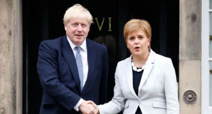 Ministra principal de Escocia, Nicola Sturgeon, cruzó a Boris Johnson por la crisis en Reino Unido