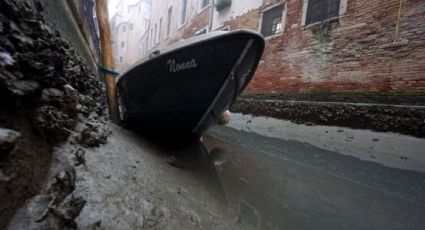 Impactantes fotos de Venecia sin agua: canales secos y góndolas sobre el fango