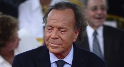 Julio Iglesias retenido en aeropuerto de Punta Cana por lo que llevaba en sus maletas