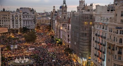 Tensión en las calles de Valencia tras protestas masivas por inundaciones fatales