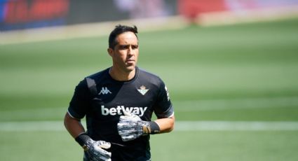 Claudio Bravo y un anuncio del Real Betis que lo deja con un pie afuera