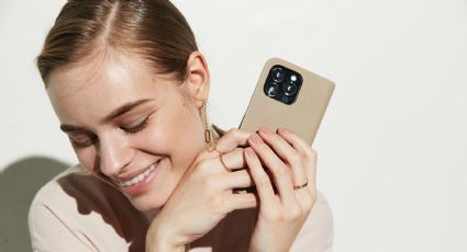 El sencillo método con el que puedes limpiar la funda de tu smartphone