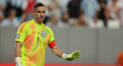 Claudio Bravo celebra 20 años como arquero de La Roja