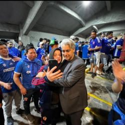 Marco Enríquez Ominami le promete un estadio a La U si llega a ser candidato presidencial