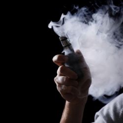 Ya rige la nueva ley para regular el uso de los vapers