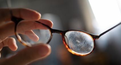 Truco casero infalible para dejar tus gafas como nuevas y eliminar los rayones