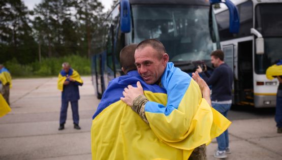 Ucrania y Rusia intercambian prisioneros en un nuevo paso hacia la paz