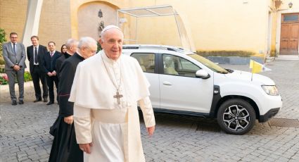 Antes de su partida, el Papa Francisco ordenó convertir el papamóvil en una clínica móvil para Gaza