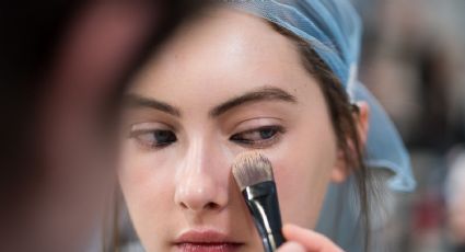 El arte de aplicar el corrector: el secreto para un rostro más luminoso y definido