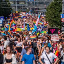 200.000 personas desafiaron la prohibición de la marcha del Orgullo en Budapest