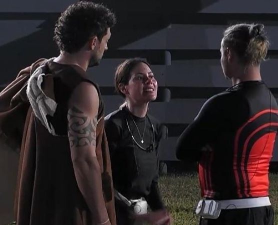 Ignacia Michelson confronta a Princeso en un tenso momento de "Mundos Opuestos"