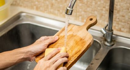 El truco casero que dejará tu tabla de picar como nueva sin productos agresivos