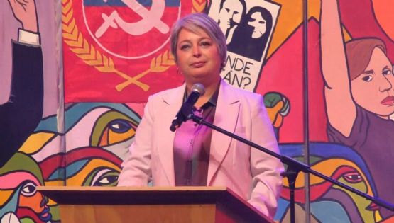 Jeannette Jara habla fuerte y claro sobre su militancia en el PC
